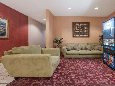 Hotel Super 8 By Wyndham Downtown South Fort Worth